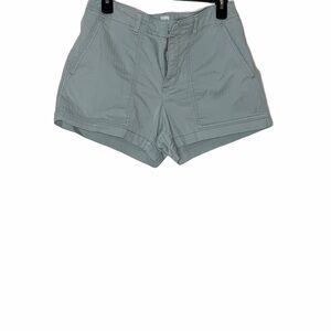 𝅺gap light green flat front shorts. Size 6